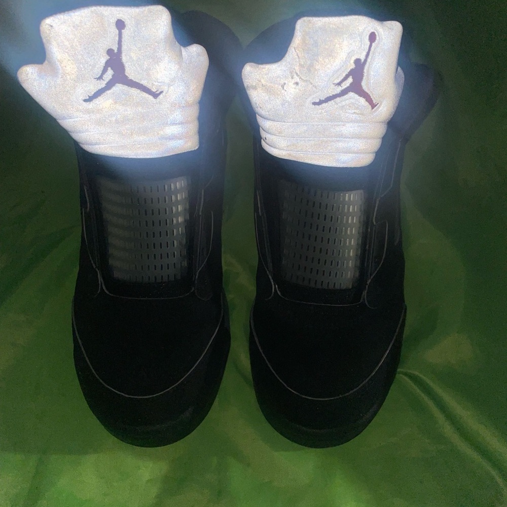 Jordan Retro Metallic 5s size 4.5Y Youth